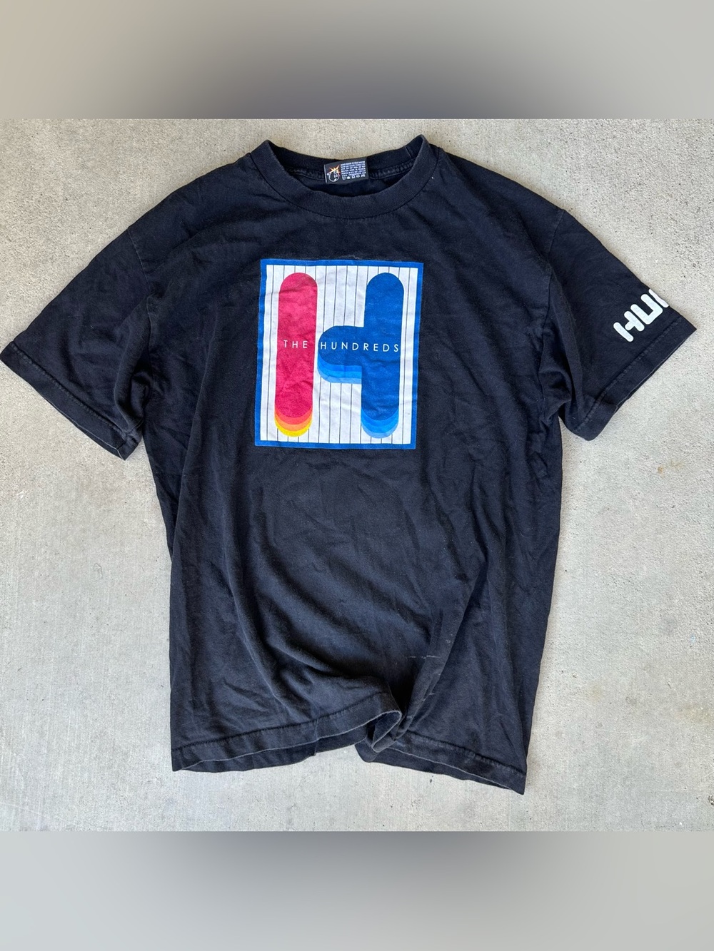 The Hundreds mid 2000s Black Graphic Logo T-Shirt Mens Adam Bomb “Huge” Sz Large